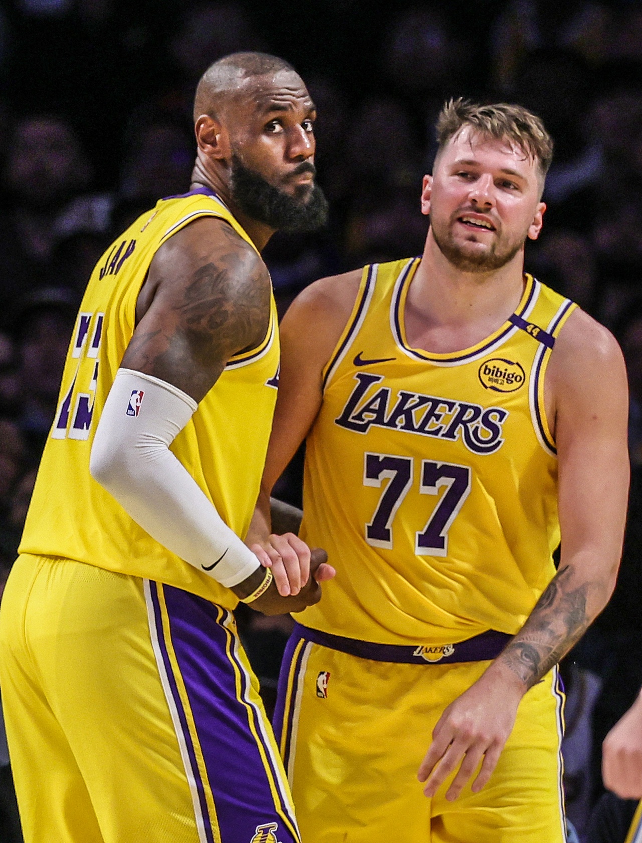 九游游戏-NBA高管：湖人有望打入分区决赛 他们引入艾顿和斯玛特后变强了