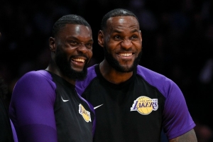 九游-史蒂芬森谈和詹姆斯当队友：他是场上的教练 是最容易搭档的球员